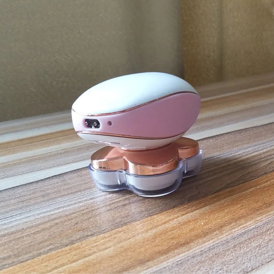 SilkGlide™ Painless Shaver - All-Over Smoothness in One Palm!